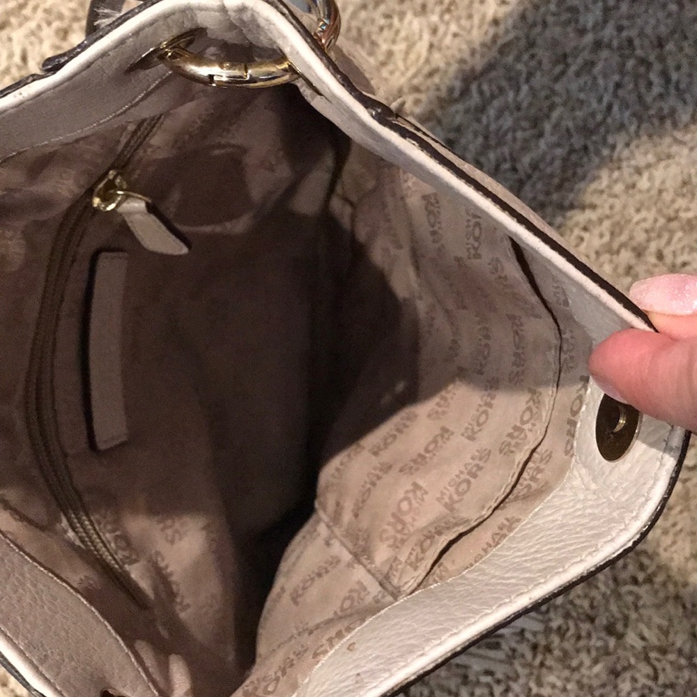 MK beige purse - Picture 3 of 5